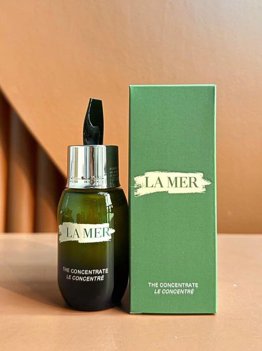 La Mer The Concentrate 1.7 oz / 50 ml – Soothing & Replenishing Face Treatment